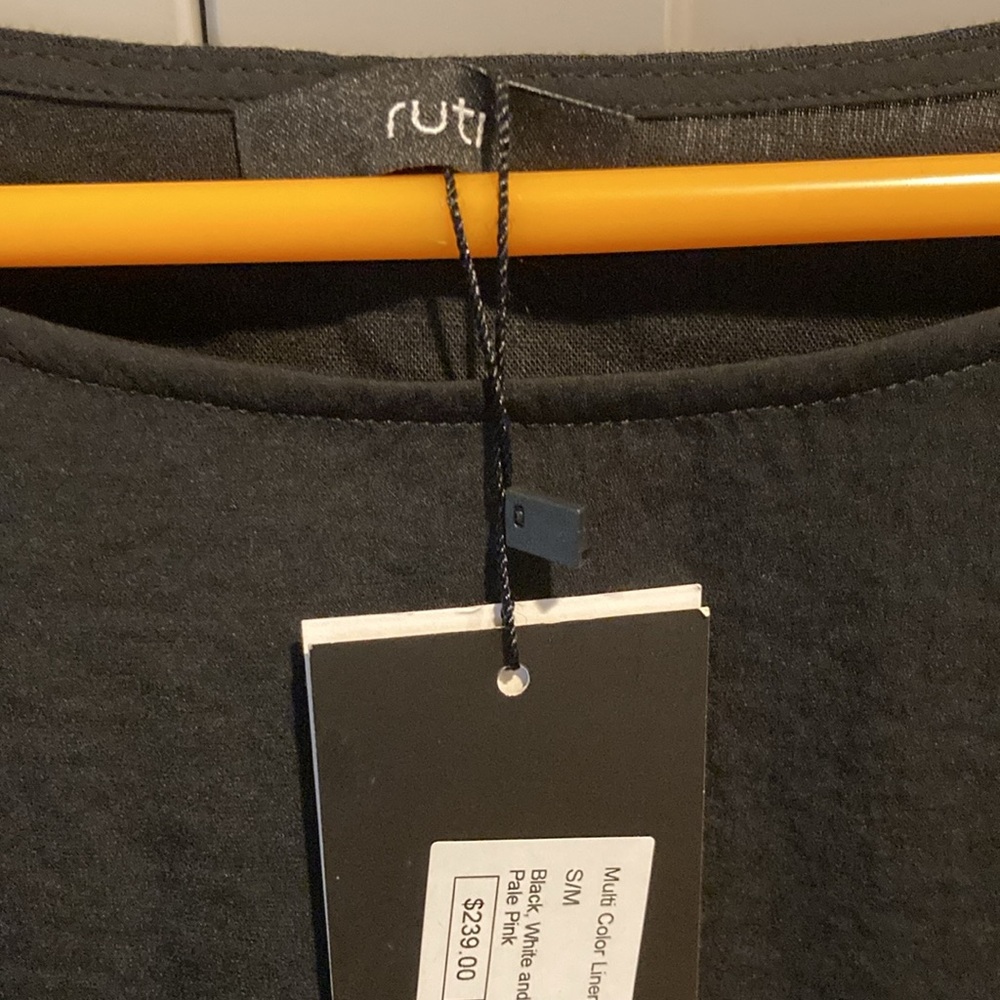 EUC: Ruti Levan Top - Picture 2 of 16